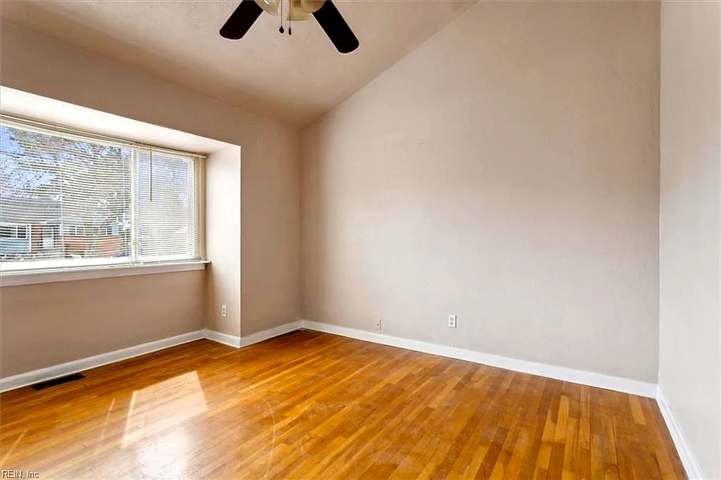 549 Longfellow Ave, Virginia Beach — photo