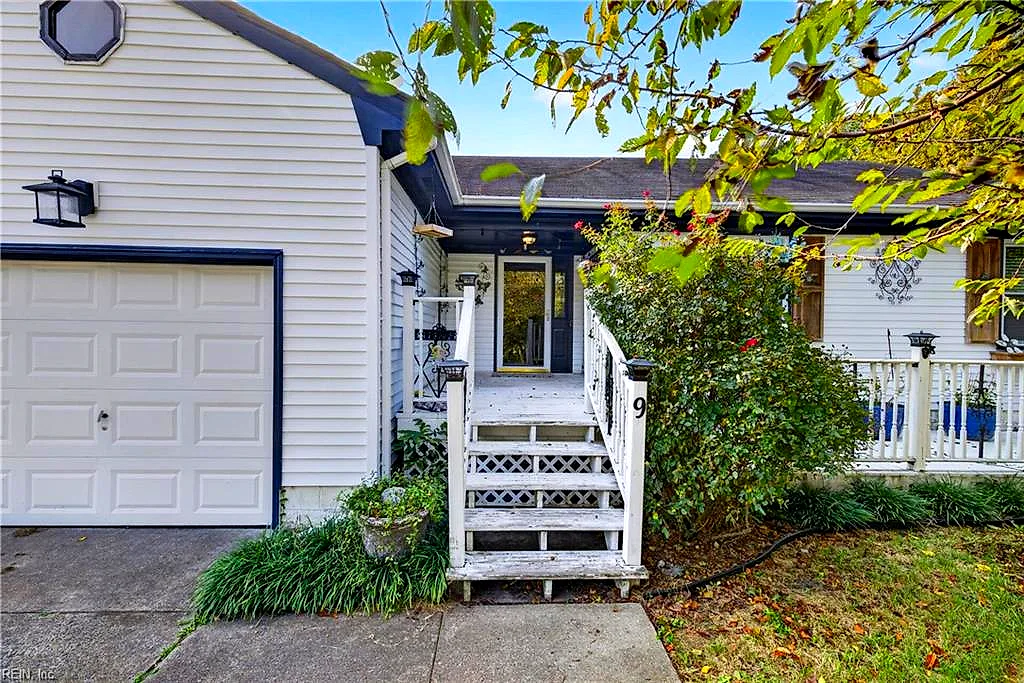 9 Baywood Ln, Portsmouth — photo