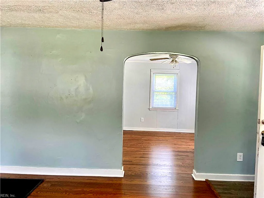 8024 W Glen Rd, Norfolk — photo