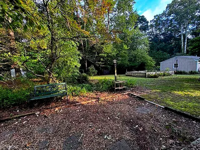 105 Riverside Dr, Yorktown — photo