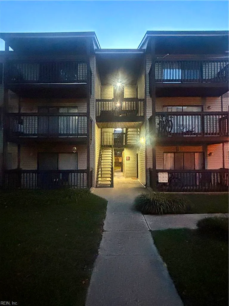 144 Wells Ct #2, Hampton — photo