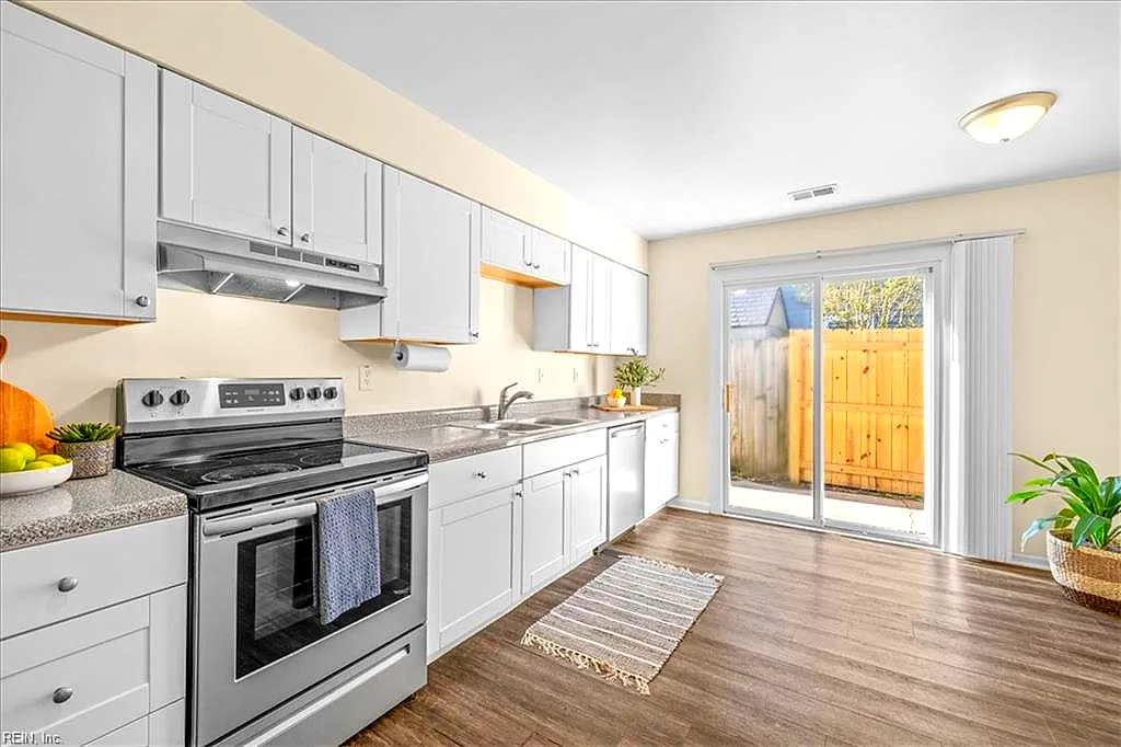 1829 Finsbury Ln, Virginia Beach — photo