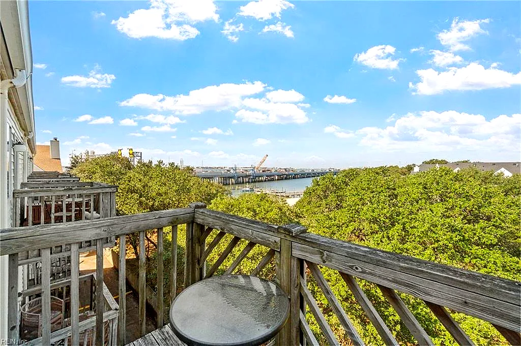839 Little Bay Ave #J, Norfolk — photo