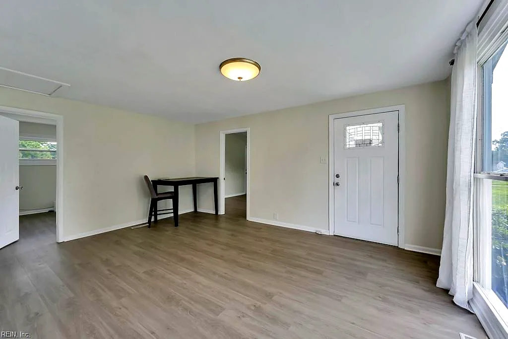 906 Hancock Ave, Portsmouth — photo