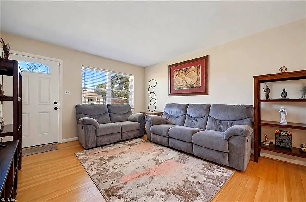 3349 Ridgefield Dr, Norfolk — photo