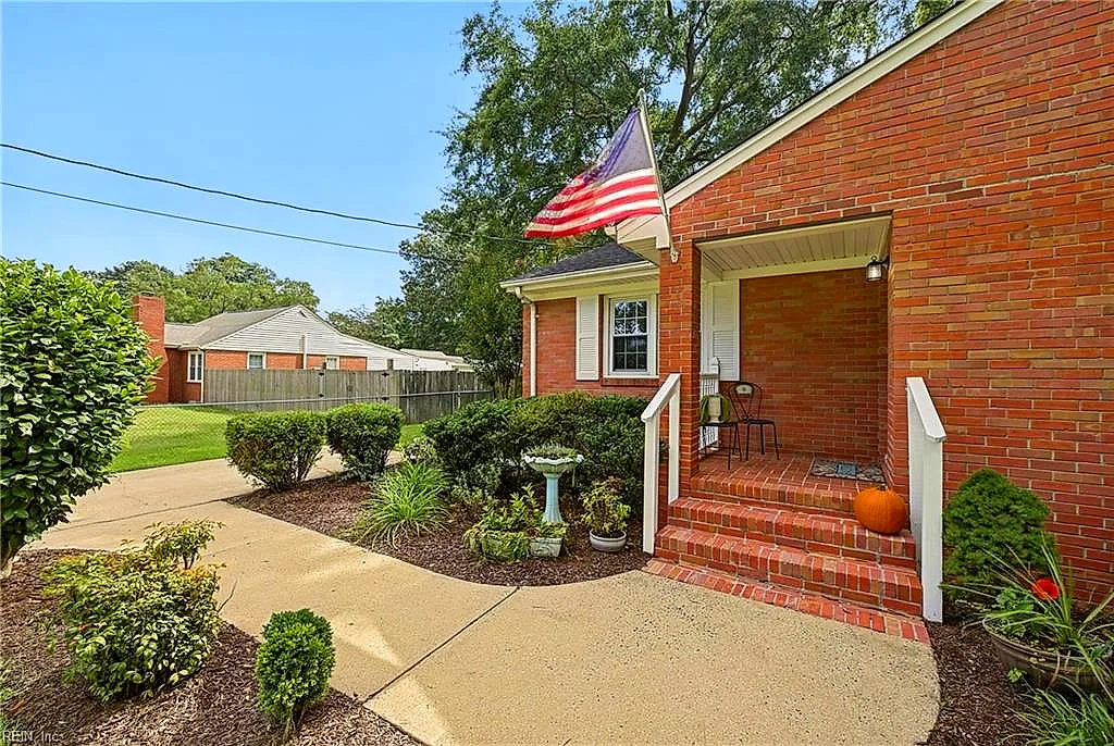 145 Hurdle Dr, Chesapeake — photo