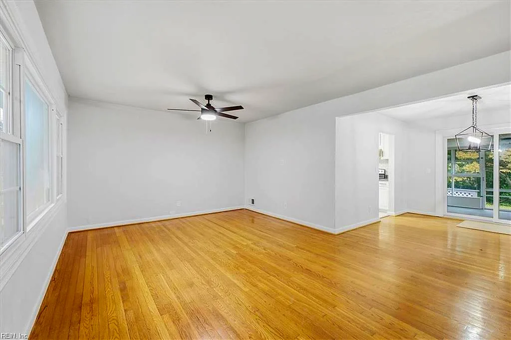 8200 Wedgewood Dr, Norfolk — photo