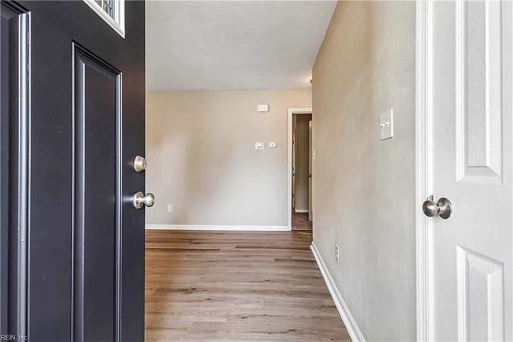 2903 Victoria Blvd, Hampton — photo
