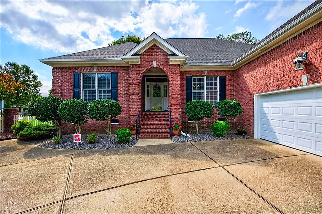 2208 Souverain Ln, Virginia Beach — photo