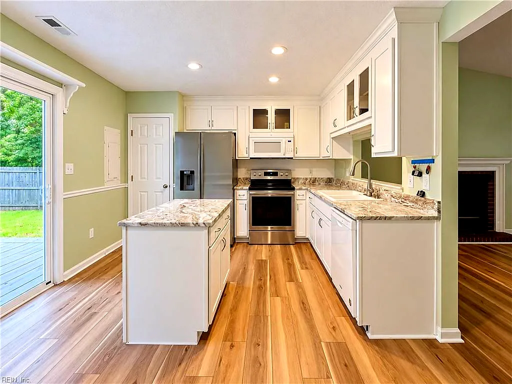 4431 Mallard Dr, Gloucester — photo