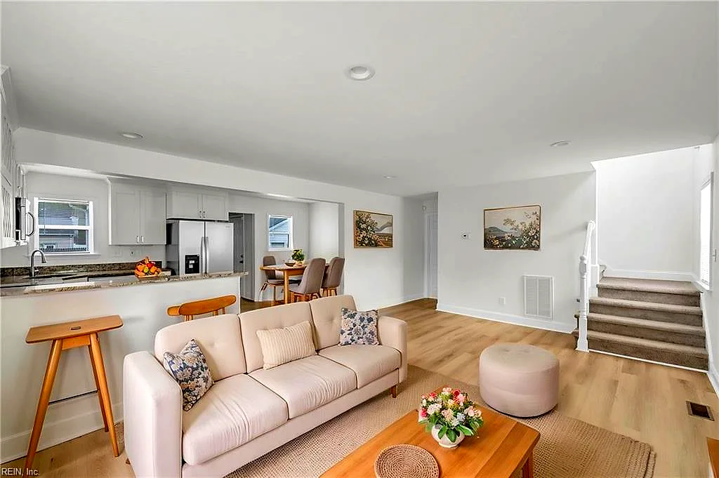 1807 Broadfield Rd, Norfolk — photo