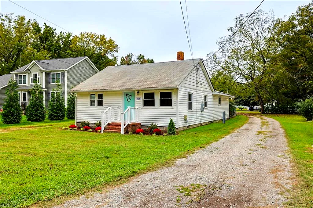 221 Firby Rd, Yorktown — photo