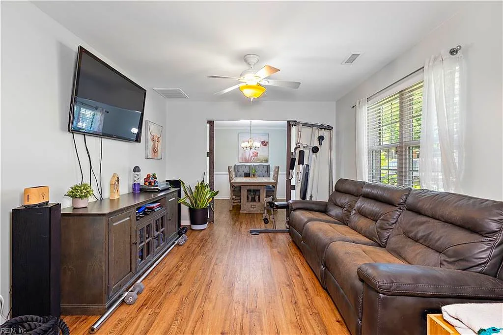 208 Tice Ct, Virginia Beach — photo