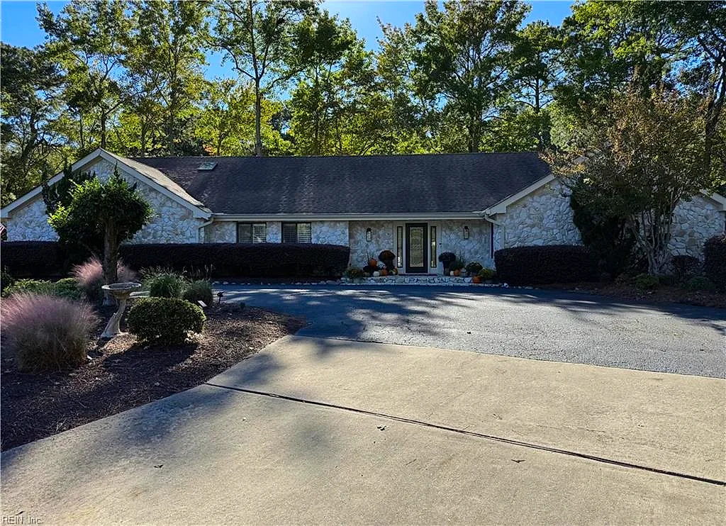 1000 Truitt Ct, Virginia Beach — photo