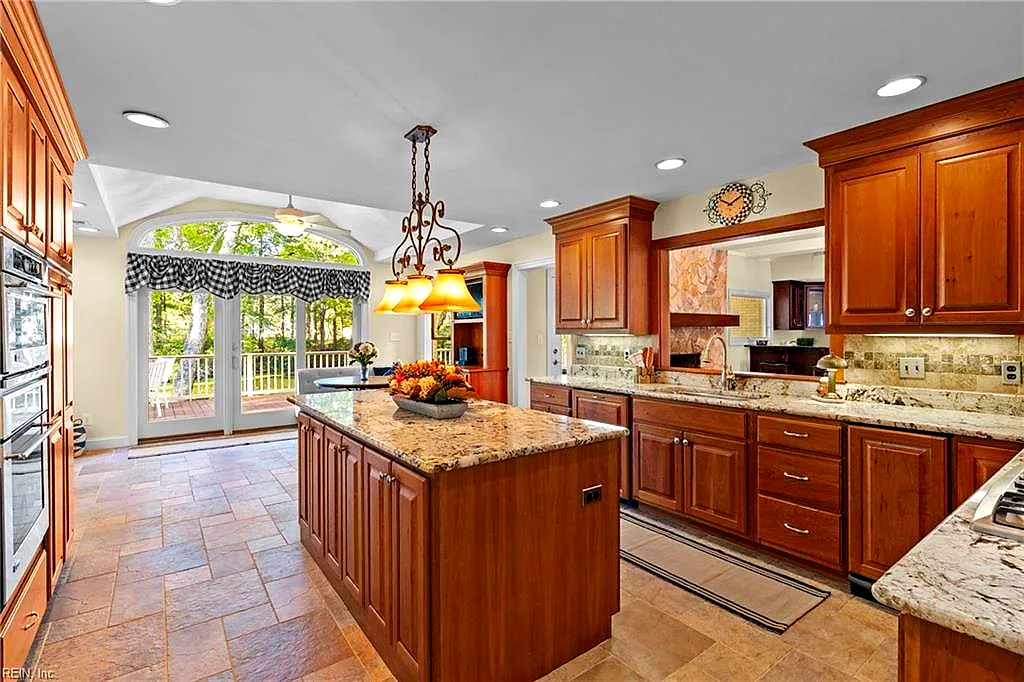 1000 Truitt Ct, Virginia Beach — photo