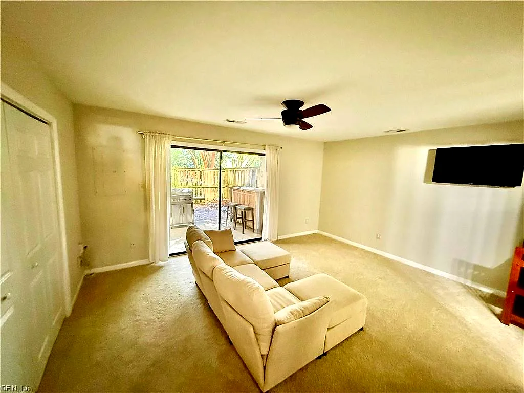 2306 Kingbird Ln, Virginia Beach — photo