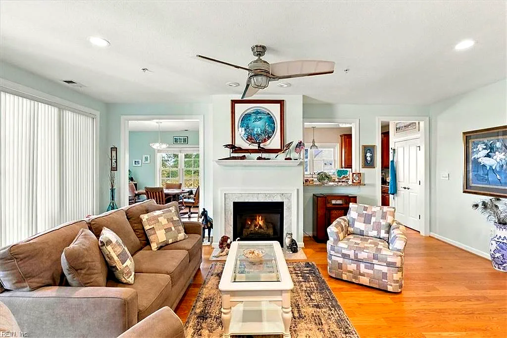 8352 N View Blvd, Norfolk — photo