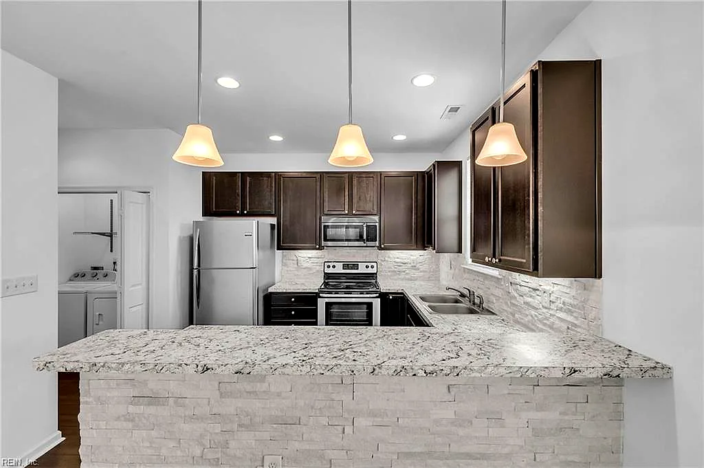1633 Brimington Ln, Virginia Beach — photo