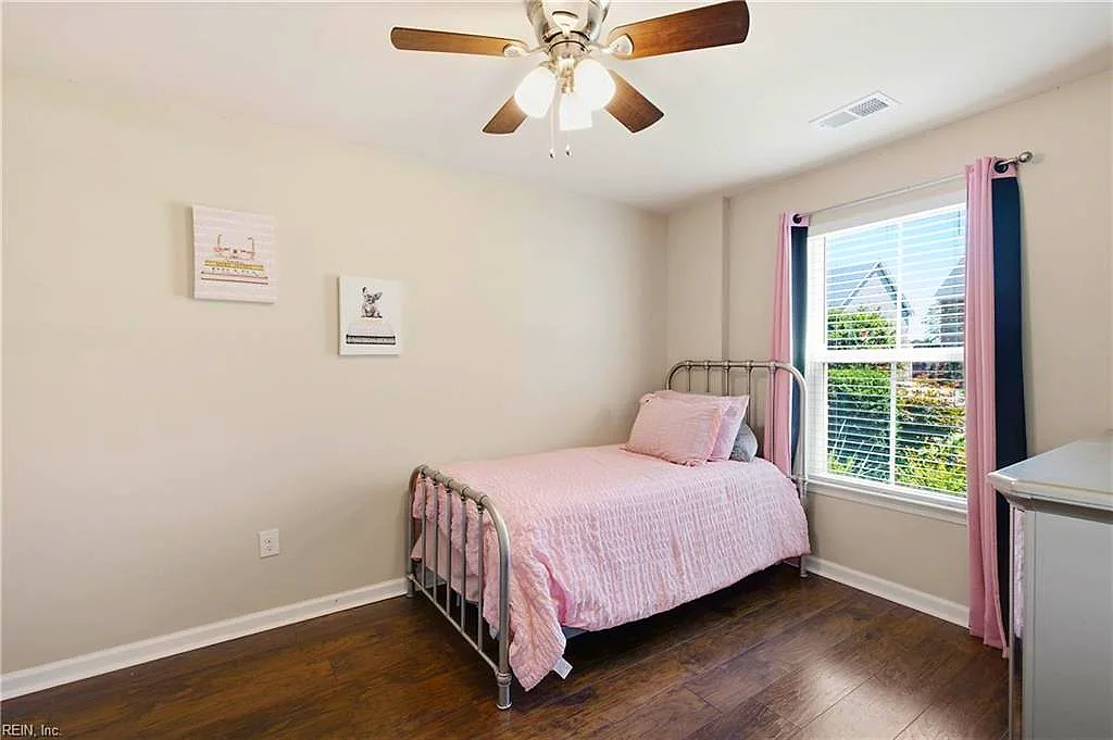 404 Spring Hill Pl, Smithfield — photo