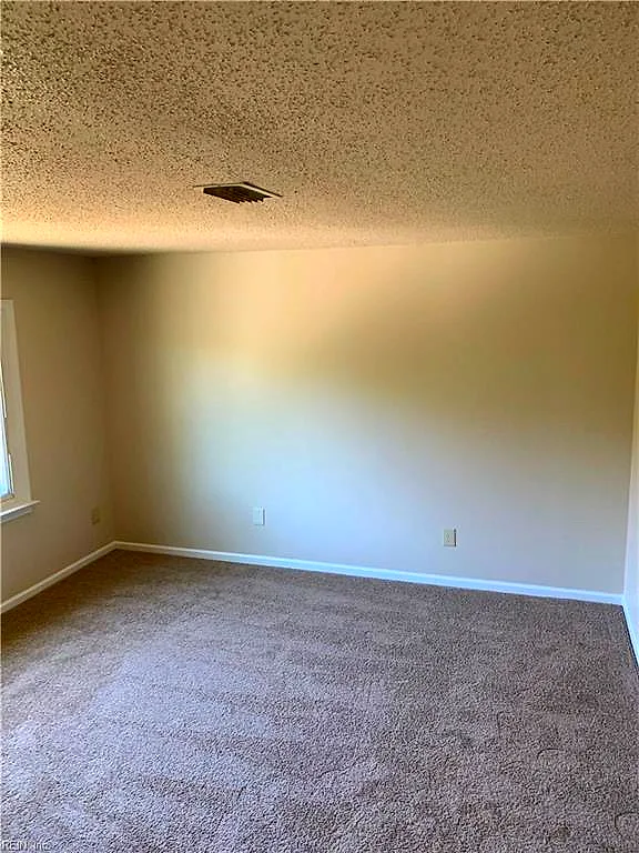524 Stuart Cir, Norfolk — photo