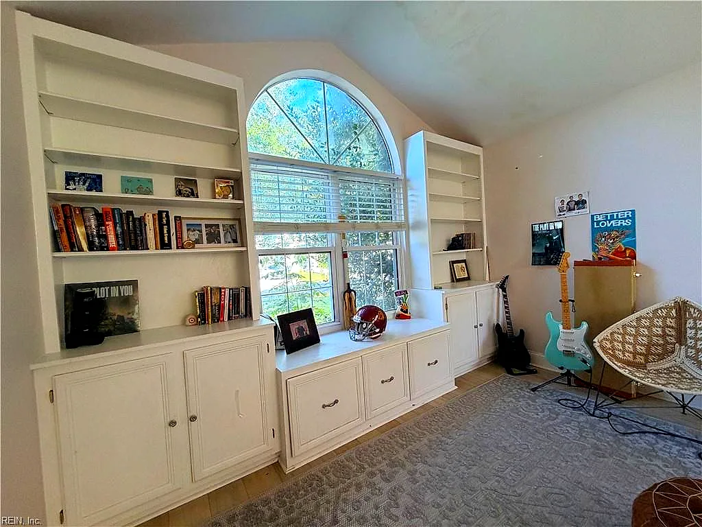 1084 Rolling Point Ct, Virginia Beach — photo