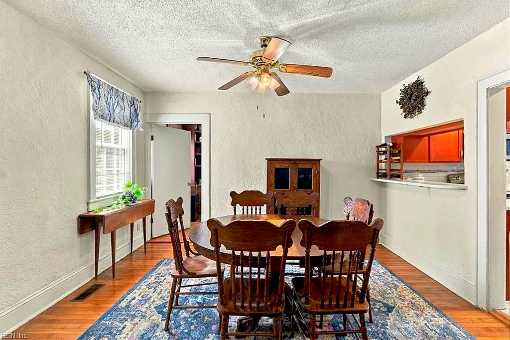 1215 Azalea Ct, Norfolk — photo