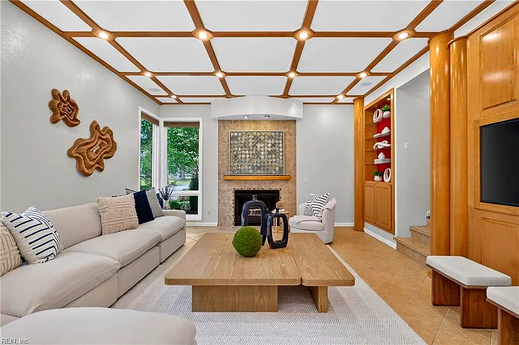 1320 Botetourt Gdns, Norfolk — photo