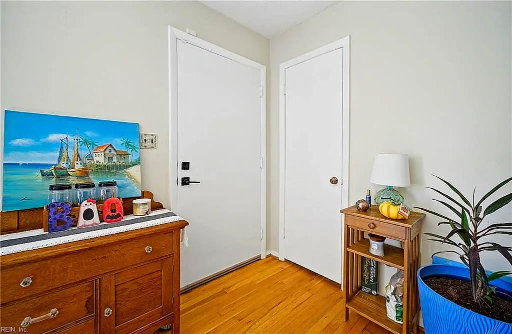 1036 Willingham St, Norfolk — photo