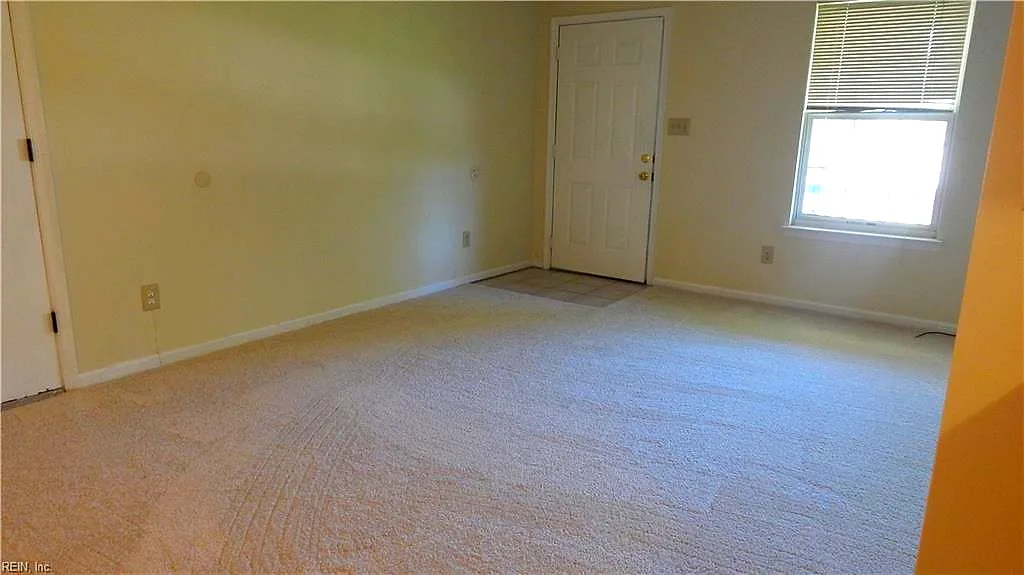 424 Gregory Ln, Virginia Beach — photo