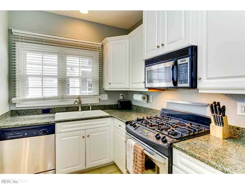2225 Devore Ct, Virginia Beach — photo