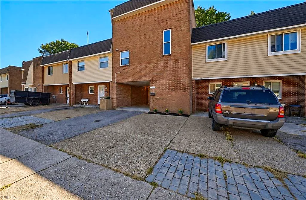 1221 Curie Ct, Norfolk — photo