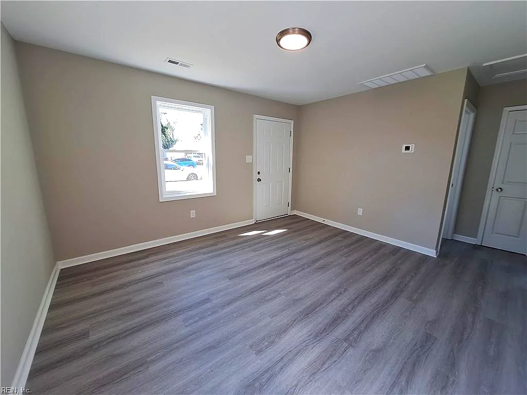 55 Phelps Cir, Hampton — photo