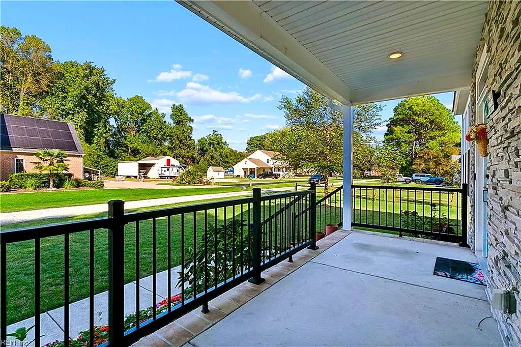 13 Hunts Neck Rd, Poquoson — photo