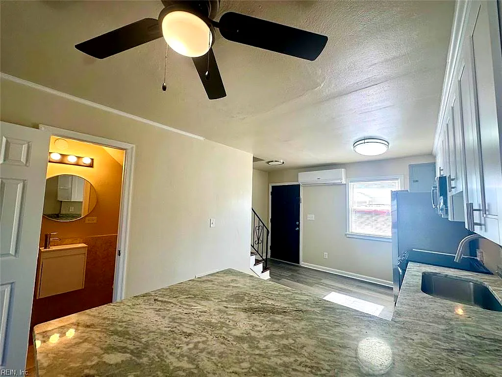 2222 Arctic Ave #3, Virginia Beach — photo