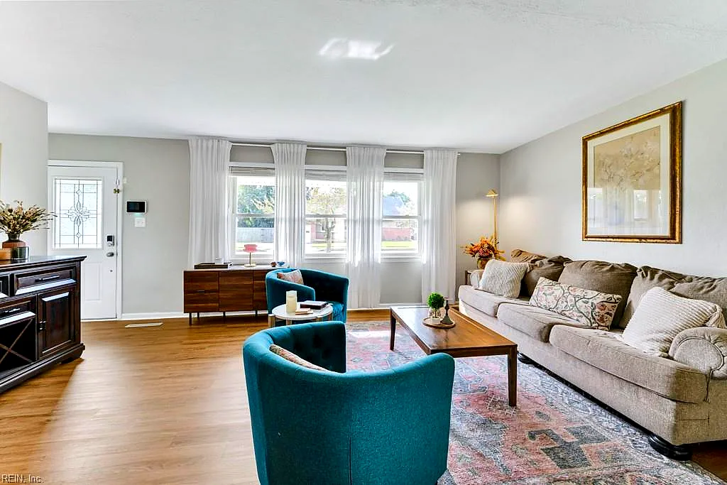 1710 Kingsway Rd, Norfolk — photo