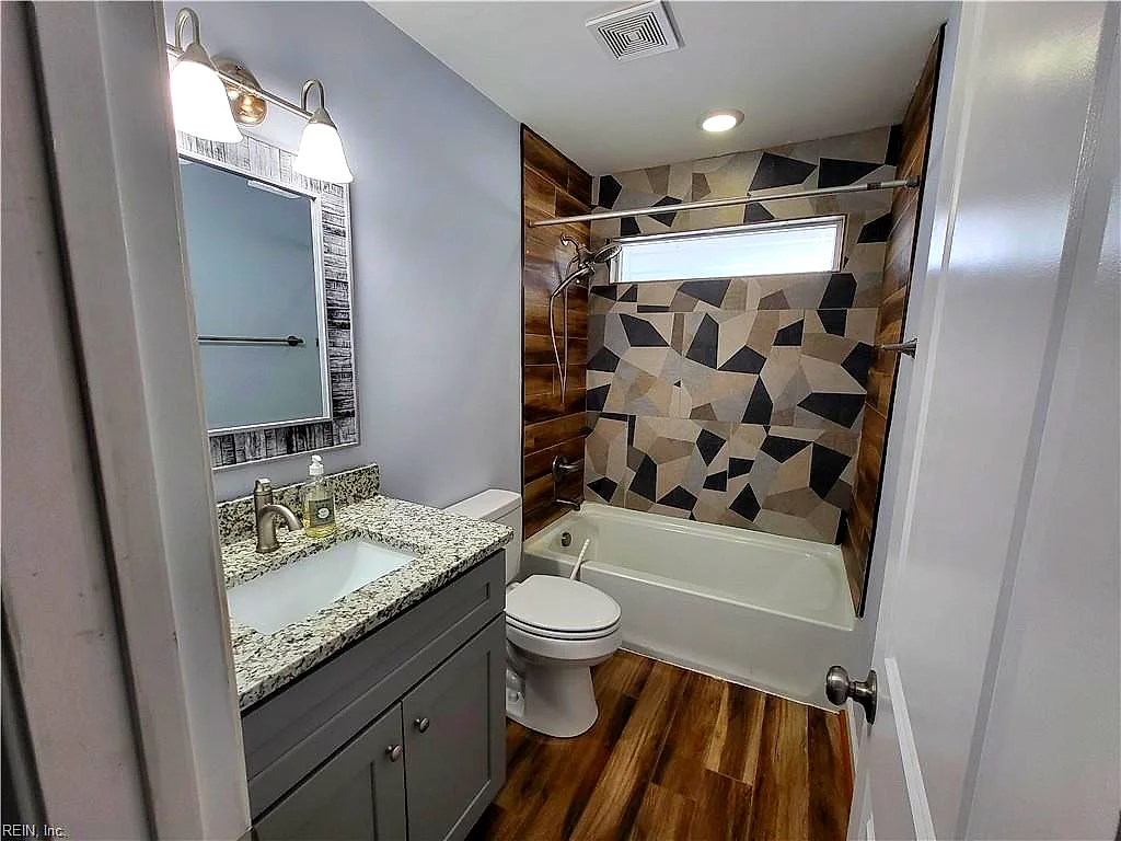 1030 Basie Cres, Portsmouth — photo