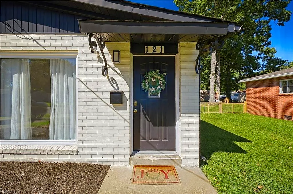 121 Delmar Ln, Newport News — photo