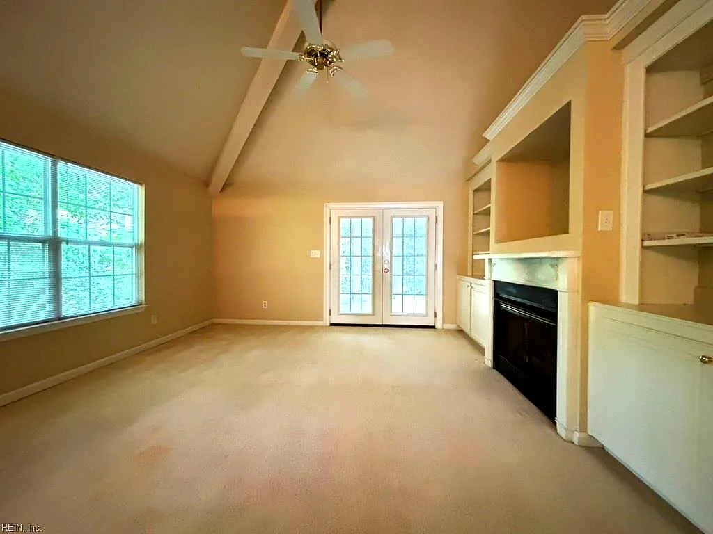 712 Commons Way, Williamsburg — photo