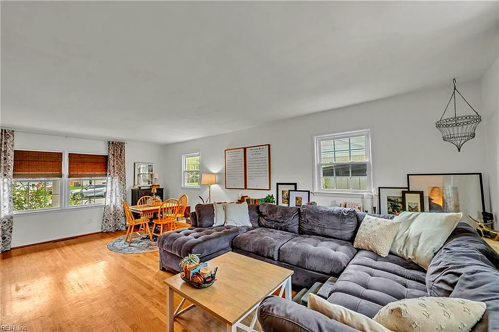312 King Christian Rd, Virginia Beach — photo