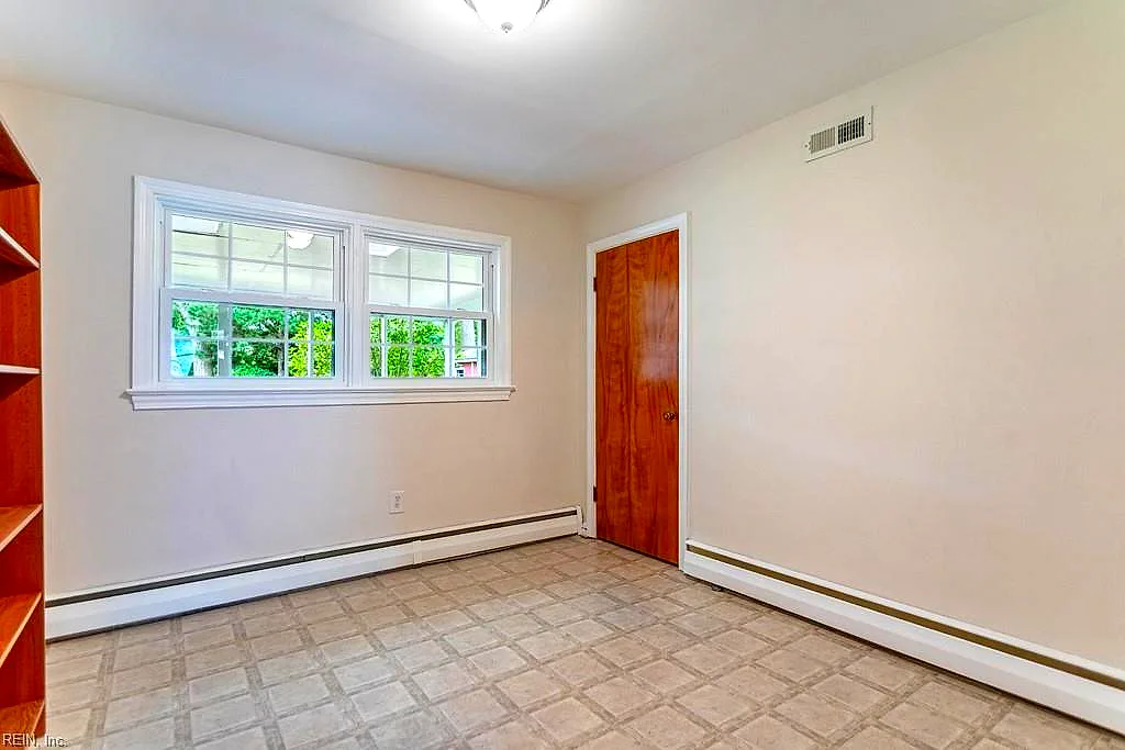 53 Wheatland Dr, Hampton — photo