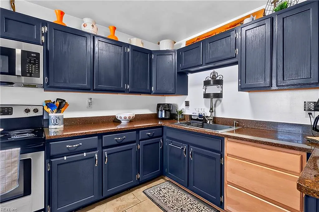 8007 Glade Rd, Norfolk — photo