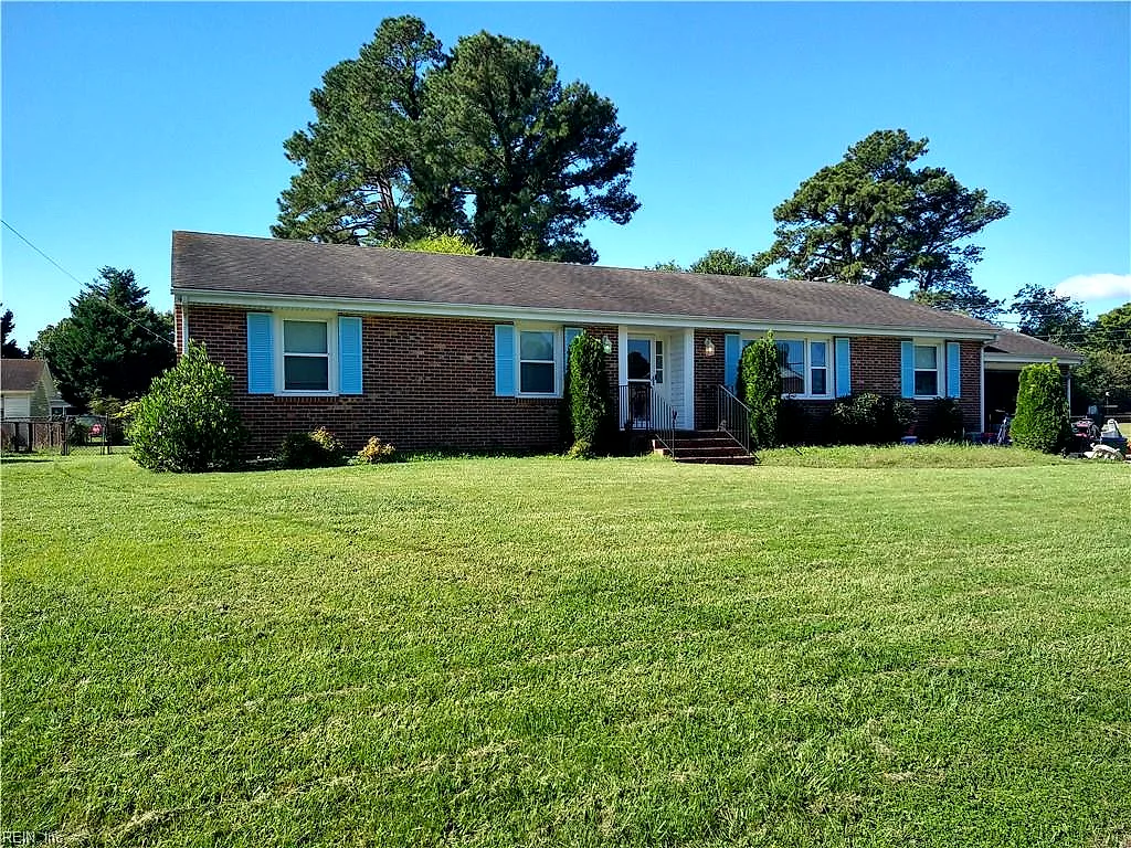 2841 Holiday Point Dr, Suffolk — photo