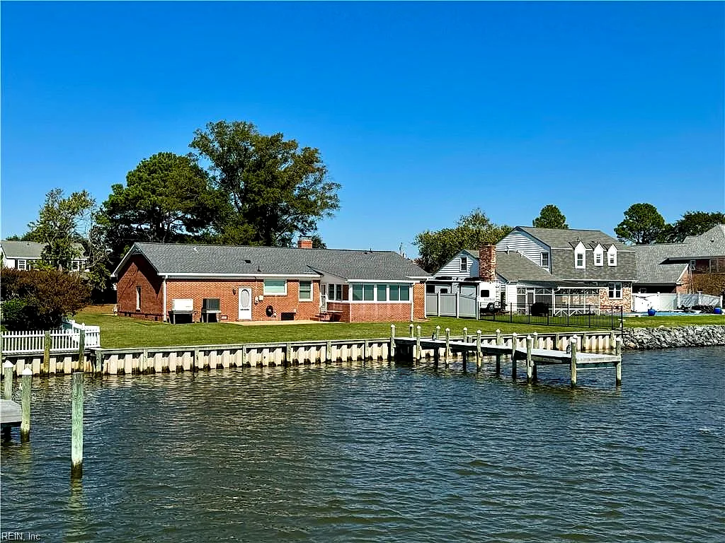 10 Riverview Dr, Poquoson — photo