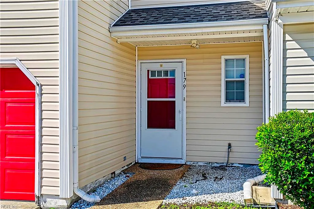 179 Squire Rch, Suffolk — photo