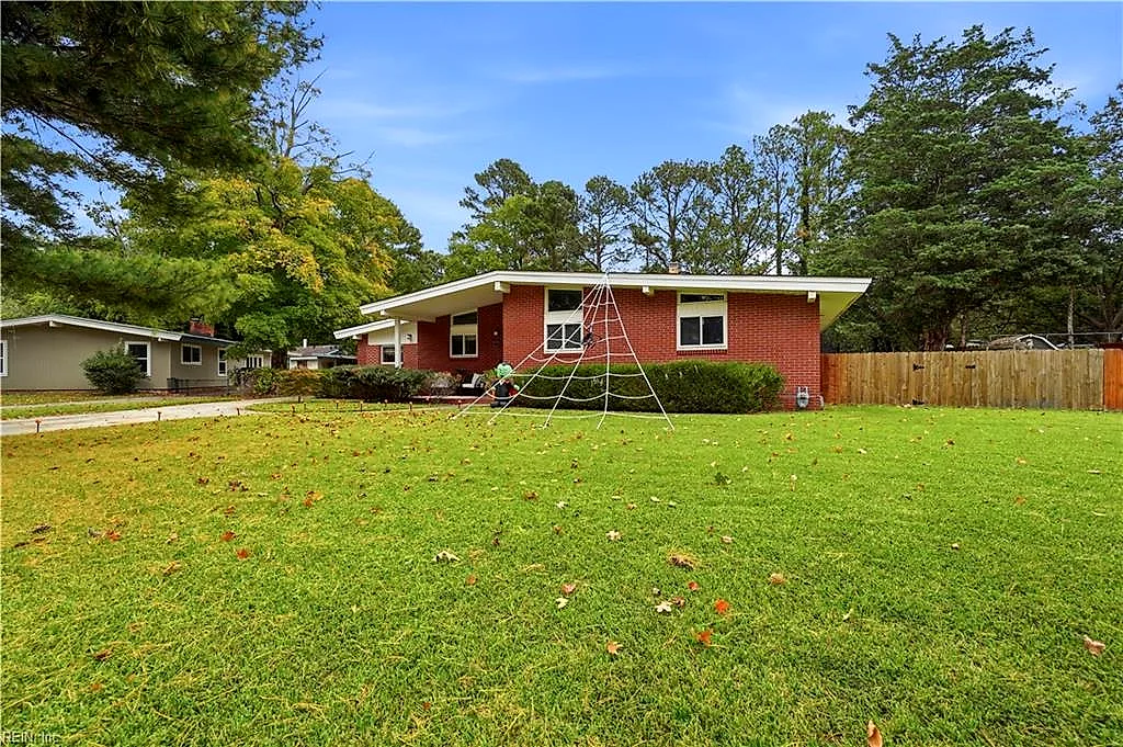 1312 Woodhurst Dr, Virginia Beach — photo