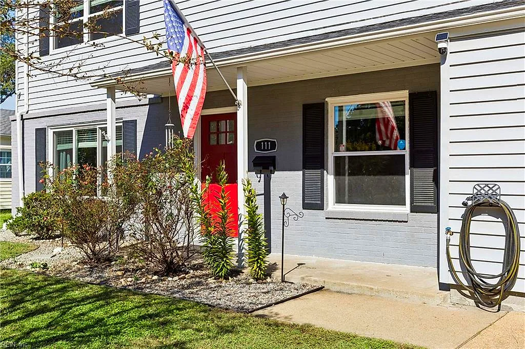 111 Deerfield Blvd, Hampton — photo