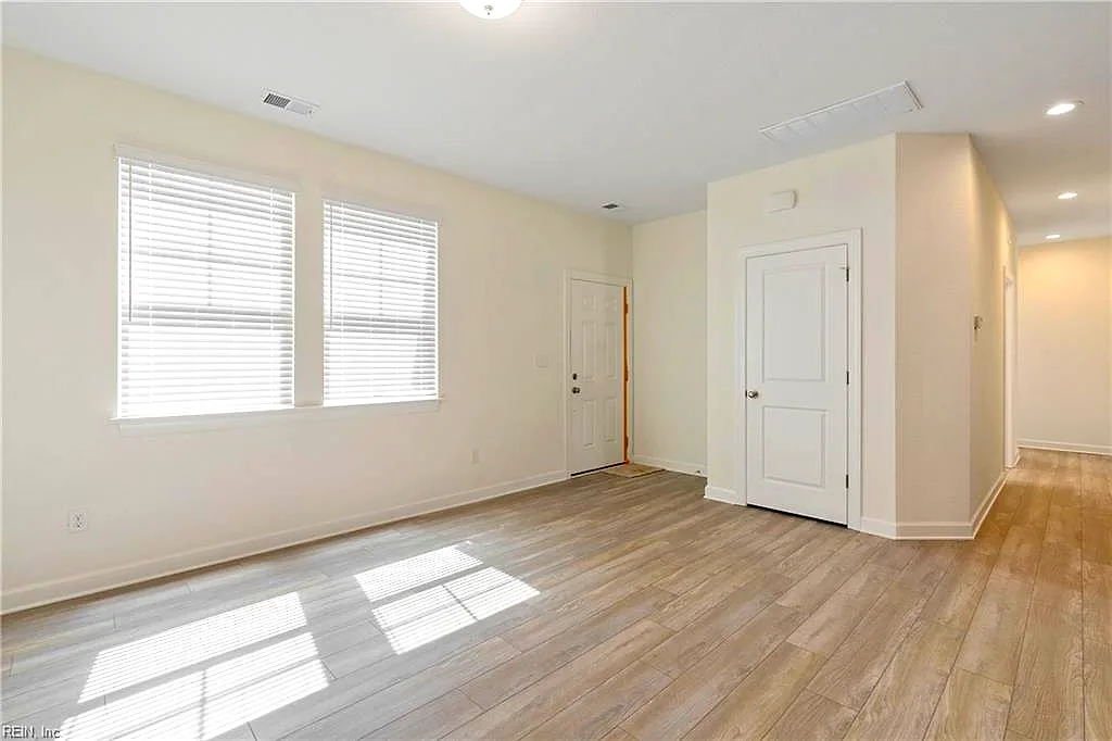 3871 Strawberry Plains Rd Rd, Williamsburg — photo