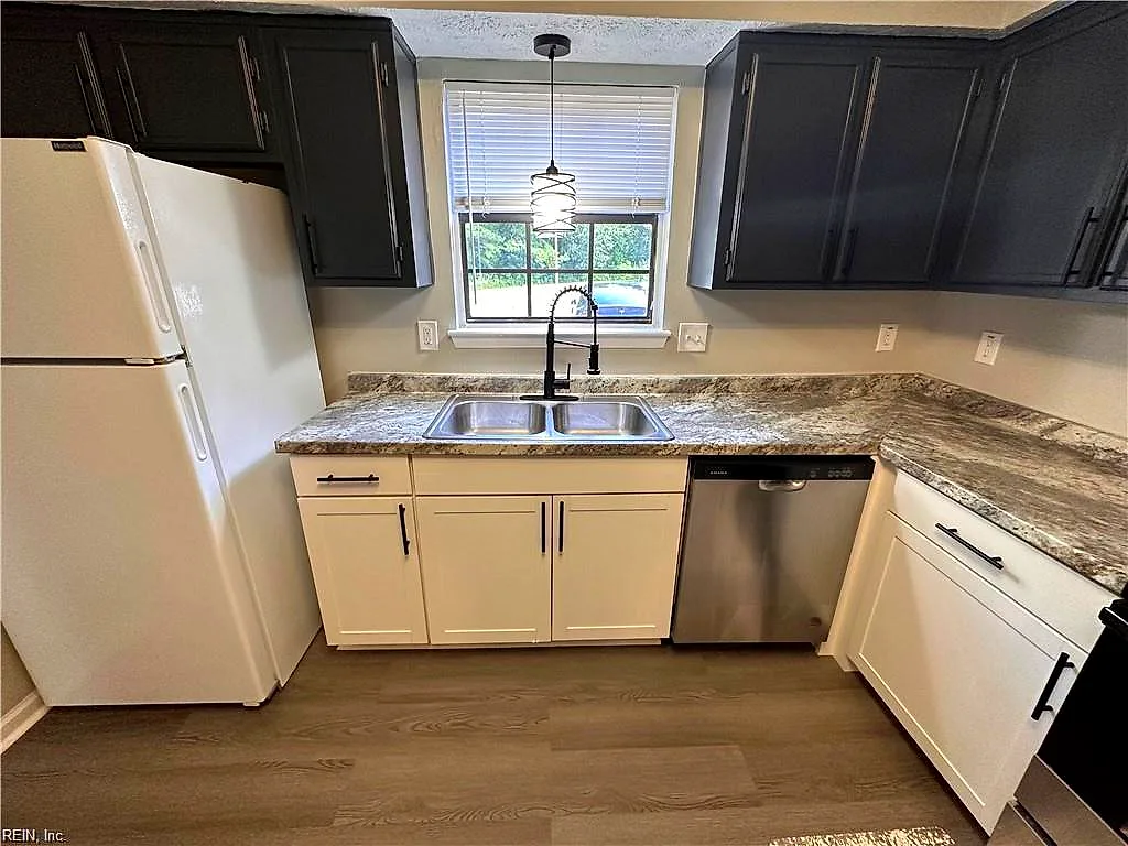363 Deputy Ln #E, Newport News — photo