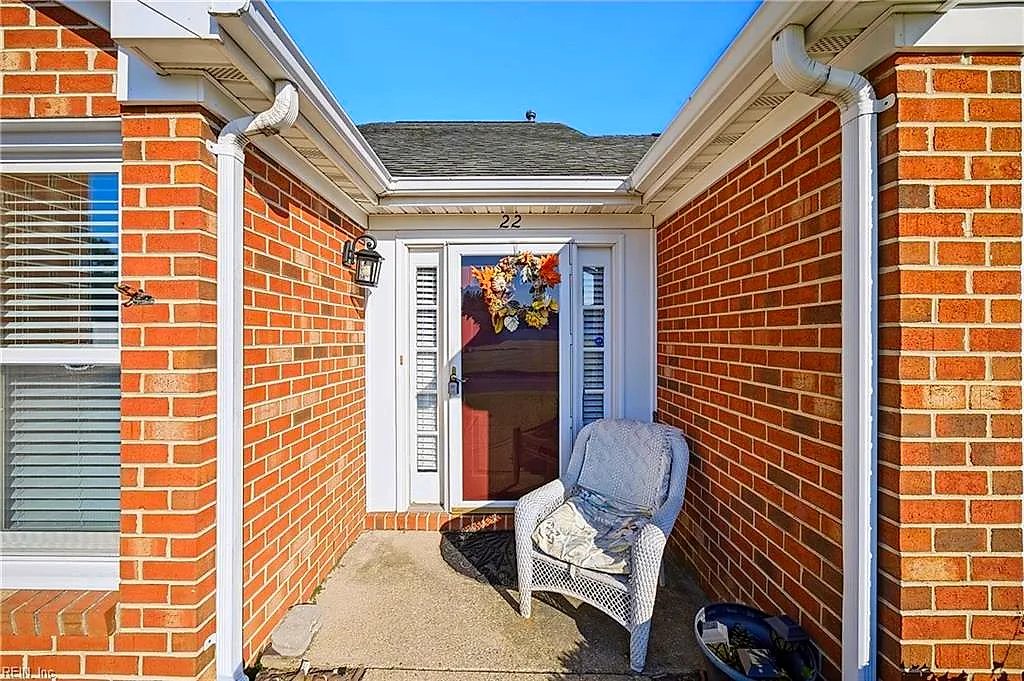 22 Williamsburg Dr, Hampton — photo
