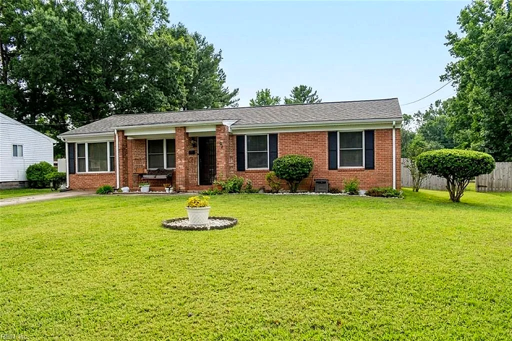 53 Chipley Dr, Newport News — photo